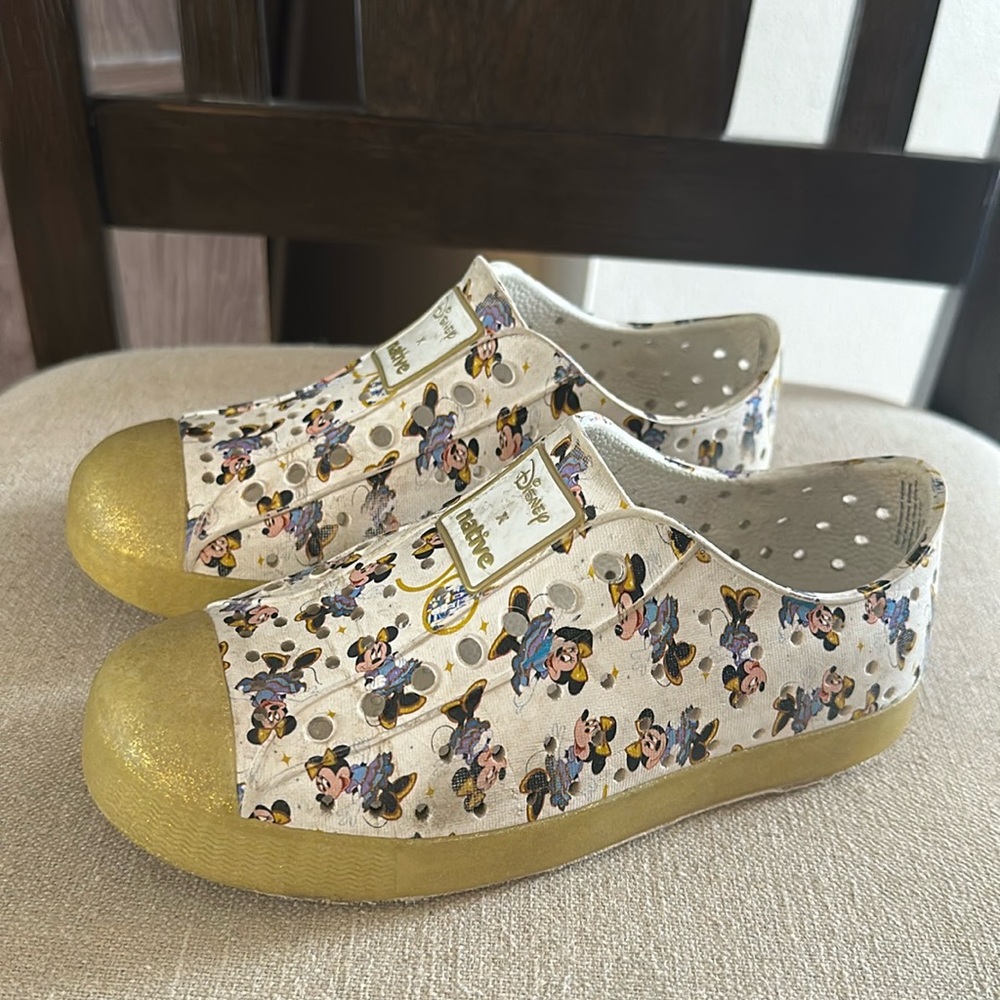 Native X Disney Kids Girls Minnie Mouse 50th Anniversary Shoes White Gold 12